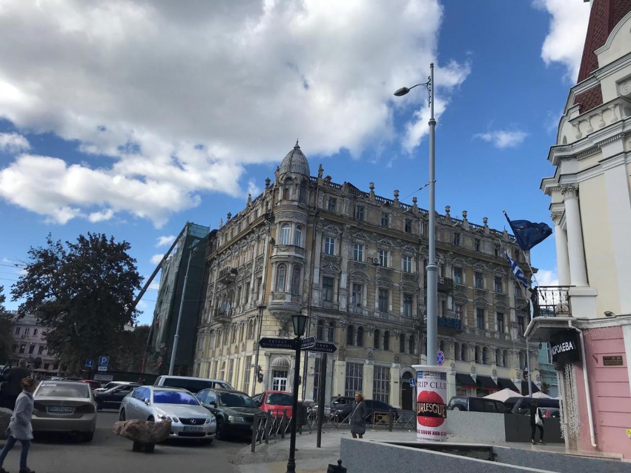 Адмирал Хостел Odessa Eksteriør billede